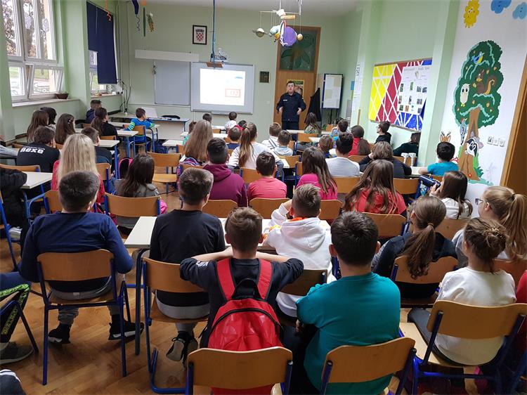 Slika /2020/1PREVENCIJA/ŽIVIM ŽIVOT BEZ NASILJA/20191210_141449.jpg